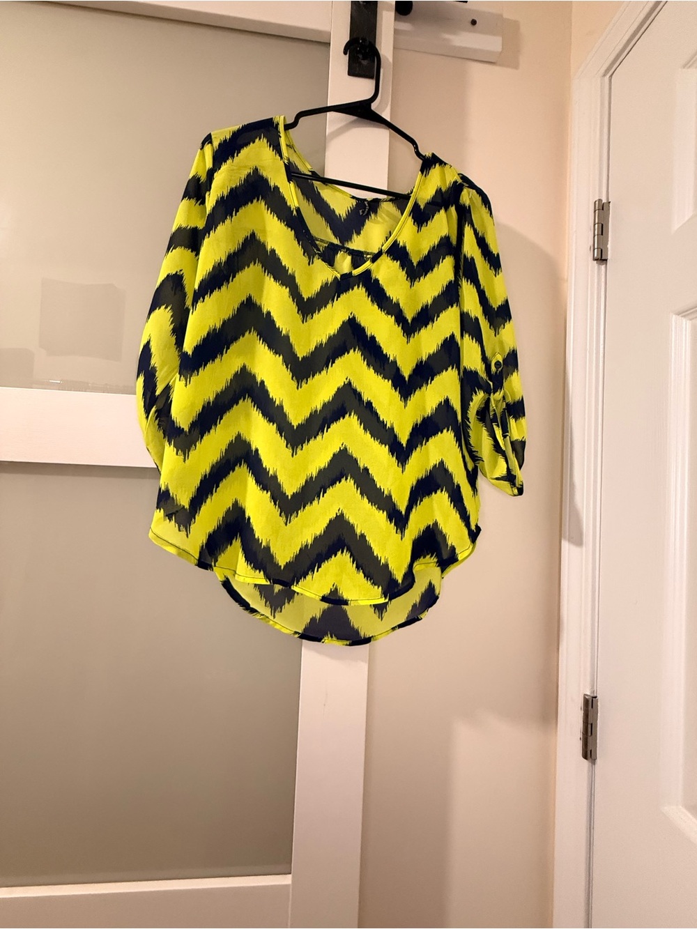 Vibrant Chevron V-Neck Blouse - Yellow & Black